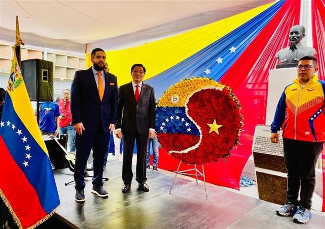 Une délégation du PCV effectue une visite de travail au Venezuela ảnh 4 Une délégation du PCV effectue une visite de travail au Venezuela ảnh 4