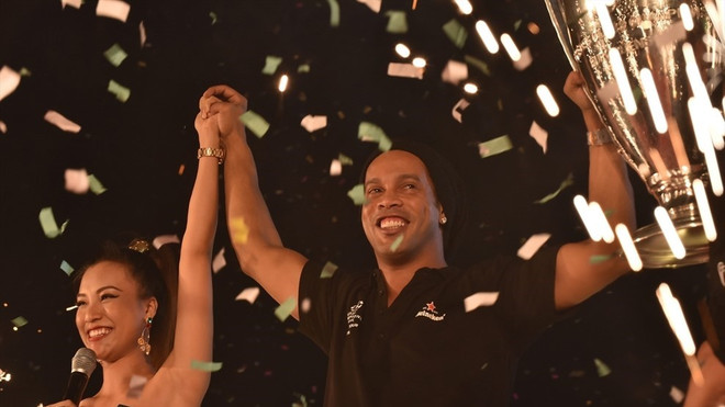 L'"UEFA Champions League Trophy Tour" fait halte au Vietnam ảnh 1 L'"UEFA Champions League Trophy Tour" fait halte au Vietnam ảnh 1