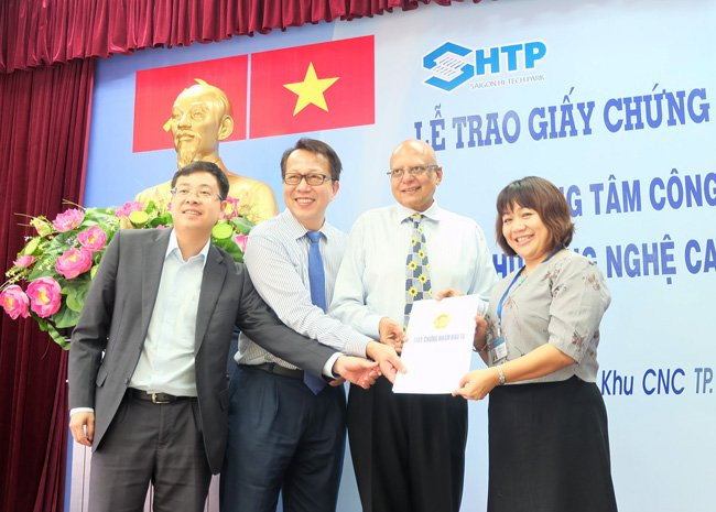 HCM-Ville : remise de la licence d’investissement à un projet japonais ảnh 1 HCM-Ville : remise de la licence d’investissement à un projet japonais ảnh 1
