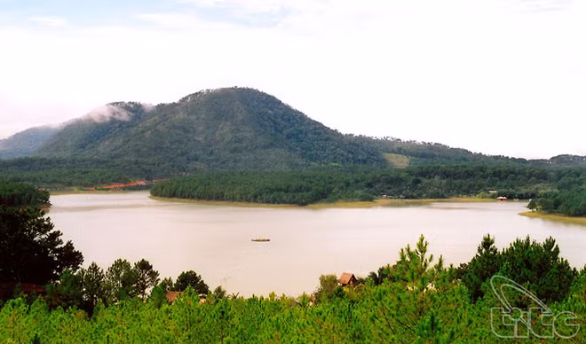 Beauté séduisante du lac Tuyen Lam à Da Lat ảnh 2
