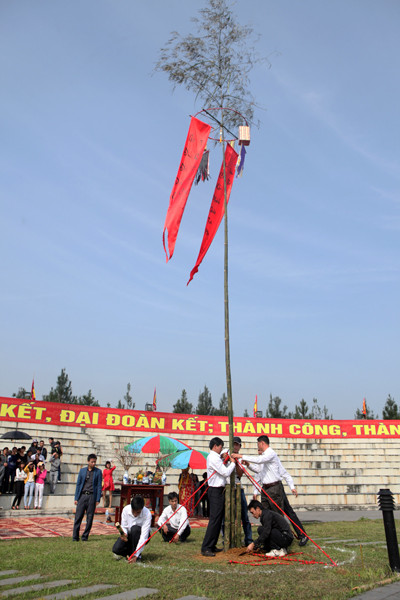 Cây nêu – la perche rituelle du Têt ảnh 2