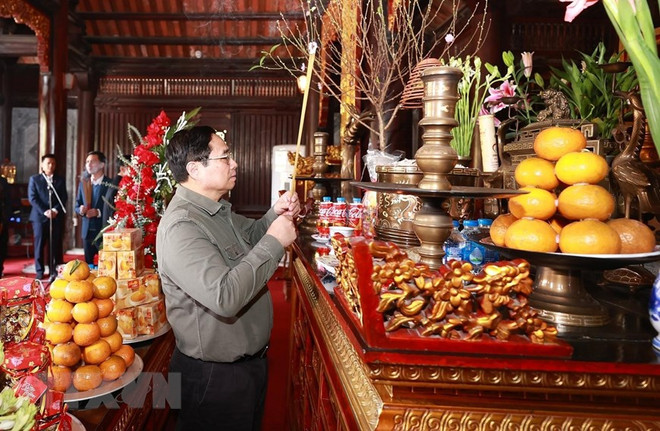 Le PM Pham Minh Chinh inspecte le chantier du projet d'autoroute Tuyen Quang - Phu Tho ảnh 3 Le PM Pham Minh Chinh inspecte le chantier du projet d'autoroute Tuyen Quang - Phu Tho ảnh 3