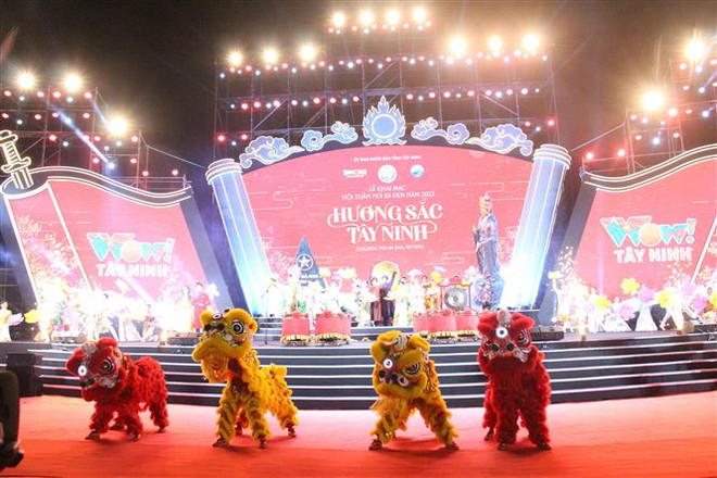 Tay Ninh: ouverture de la Fête du printemps du Mont Ba Den 2023 ảnh 1 Tay Ninh: ouverture de la Fête du printemps du Mont Ba Den 2023 ảnh 1