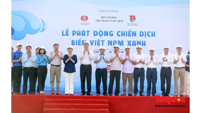 Lancement de la campagne « La mer bleue du Vietnam » à Nghe An ảnh 1 Lancement de la campagne « La mer bleue du Vietnam » à Nghe An ảnh 1