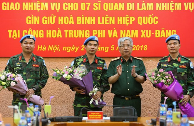 Sept soldats vietnamiens supplémentaires aux opérations de maintien de la paix de l'ONU ảnh 1 Sept soldats vietnamiens supplémentaires aux opérations de maintien de la paix de l'ONU ảnh 1