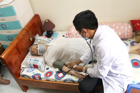 Coronavirus : visite à domicile des personnes âgées pendant le confinement ảnh 1 Coronavirus : visite à domicile des personnes âgées pendant le confinement ảnh 1