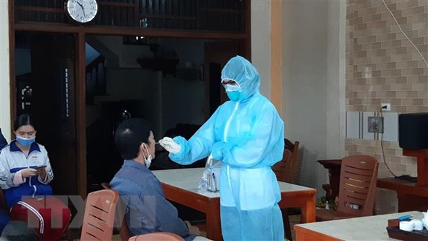 COVID-19 : sans nouveau cas samedi matin, cinq patients guéris à nouveau testés positifs ảnh 1 COVID-19 : sans nouveau cas samedi matin, cinq patients guéris à nouveau testés positifs ảnh 1