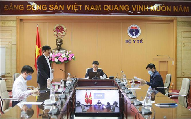 Le vice-PM Vu Duc Dam exhorte à rester vigilant dans la lutte contre le COVID-19 ảnh 1 Le vice-PM Vu Duc Dam exhorte à rester vigilant dans la lutte contre le COVID-19 ảnh 1