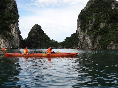 Quang Ninh prend des mesures pour améliorer ses services touristiques ảnh 2 Quang Ninh prend des mesures pour améliorer ses services touristiques ảnh 2