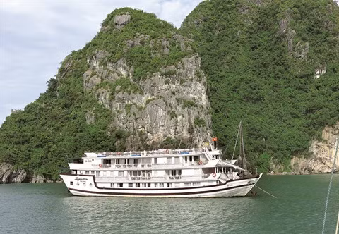 Quang Ninh prend des mesures pour améliorer ses services touristiques ảnh 1