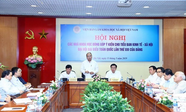 Les scientifiques donnent des opinions sur la stratégie de développement socio-économique ảnh 1 Les scientifiques donnent des opinions sur la stratégie de développement socio-économique ảnh 1