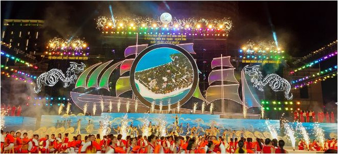 Le Festival maritime de Nha Trang haut en couleurs ảnh 1