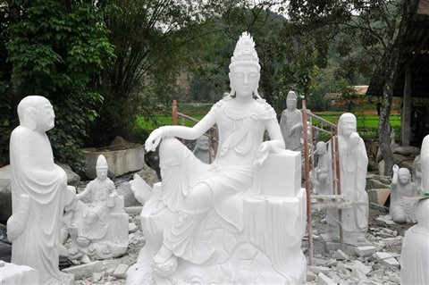 Précision et spiritualité: les sculptures de Luc Yên attirent l’œil ! ảnh 1 Précision et spiritualité: les sculptures de Luc Yên attirent l’œil ! ảnh 1