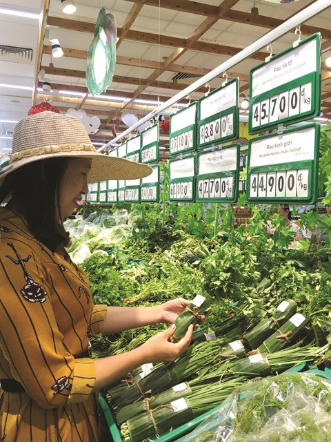 Des supermarchés remplacent le plastique par des feuilles de bananier ảnh 1 Des supermarchés remplacent le plastique par des feuilles de bananier ảnh 1