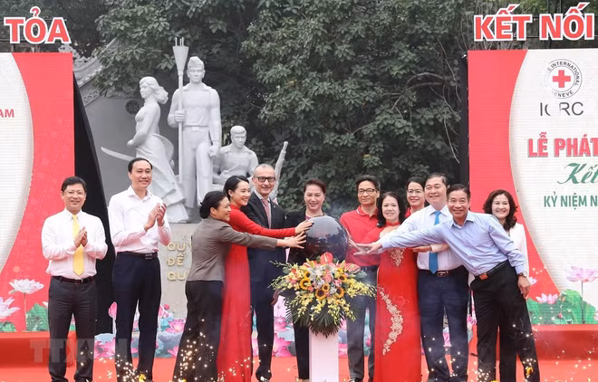 Le lancement du «Mois de l’action humanitaire» ảnh 1