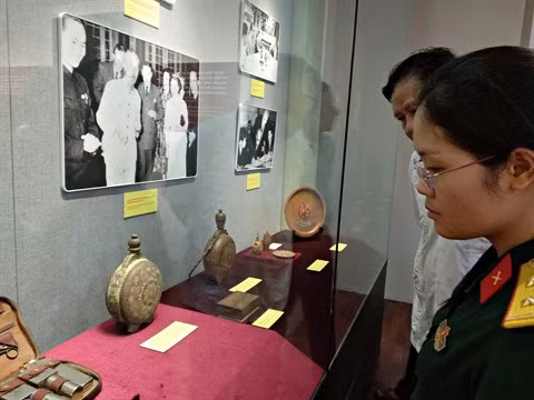 Hô Chi Minh, portrait d’un grand homme ảnh 1