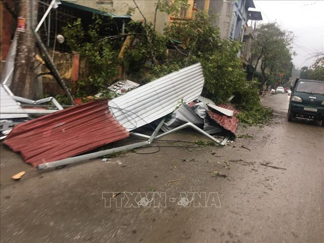 Les tourbillons et les tempêtes de grêle causent de graves dommages aux provinces du Nord ảnh 1 Les tourbillons et les tempêtes de grêle causent de graves dommages aux provinces du Nord ảnh 1