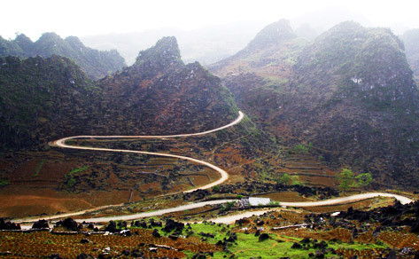 Pour faire du plateau calcaire de Dông Van une destination nationale et internationale ảnh 1 Pour faire du plateau calcaire de Dông Van une destination nationale et internationale ảnh 1