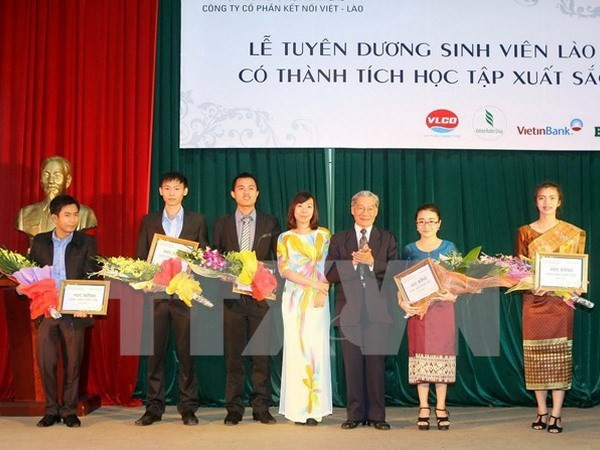 Thua Thien-Hue aide le Laos à former des ressources humaines ảnh 1