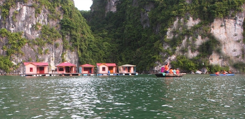 Faire revivre les villages de pêcheurs de la baie de Ha Long ảnh 2 Faire revivre les villages de pêcheurs de la baie de Ha Long ảnh 2