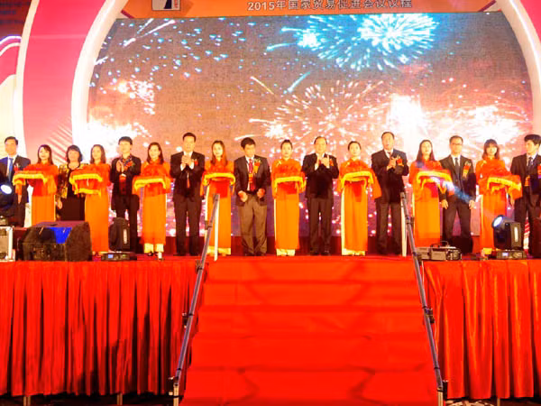 La Foire commerciale internationale Vietnam-Chine 2015 à Ha Giang ảnh 1 La Foire commerciale internationale Vietnam-Chine 2015 à Ha Giang ảnh 1