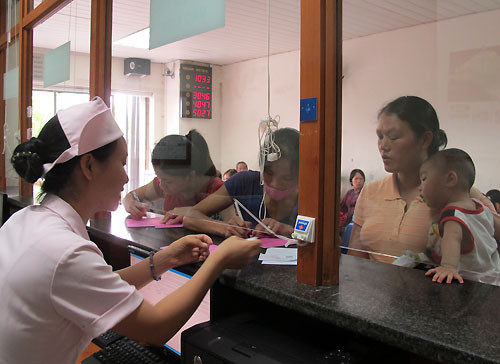 Les pauvres bénéficieront de la majoration des prix des services médicaux ảnh 1 Les pauvres bénéficieront de la majoration des prix des services médicaux ảnh 1