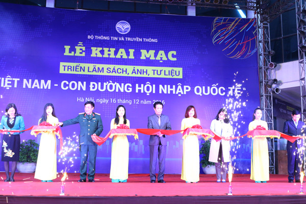 Exposition ‘’Vietnam – chemin de l’intégration internationale’’ ảnh 1 Exposition ‘’Vietnam – chemin de l’intégration internationale’’ ảnh 1