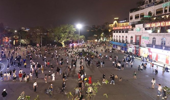 Des services de nuit pour stimuler l’économie nocturne ảnh 1 Des services de nuit pour stimuler l’économie nocturne ảnh 1