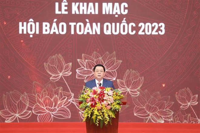 La presse appelée à être professionnelle et moderne ảnh 2