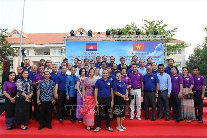 Rencontre entre d’anciens étudiants cambodgiens ayant étudié au Vietnam ảnh 1