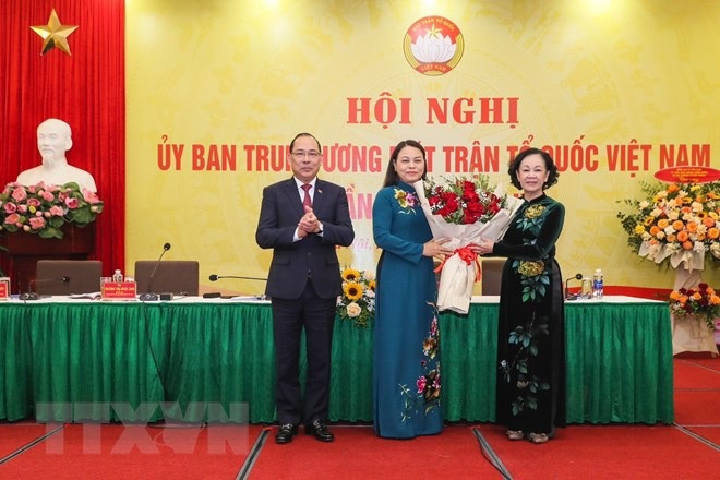 La permanente du Secrétariat Truong Thi Mai souligne le rôle du Front de la Patrie du Vietnam ảnh 2 La permanente du Secrétariat Truong Thi Mai souligne le rôle du Front de la Patrie du Vietnam ảnh 2