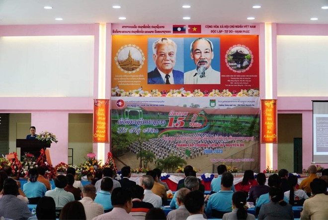 L’école bilingue lao-vietnamien Nguyên Du fête ses 15 ans ảnh 1 L’école bilingue lao-vietnamien Nguyên Du fête ses 15 ans ảnh 1