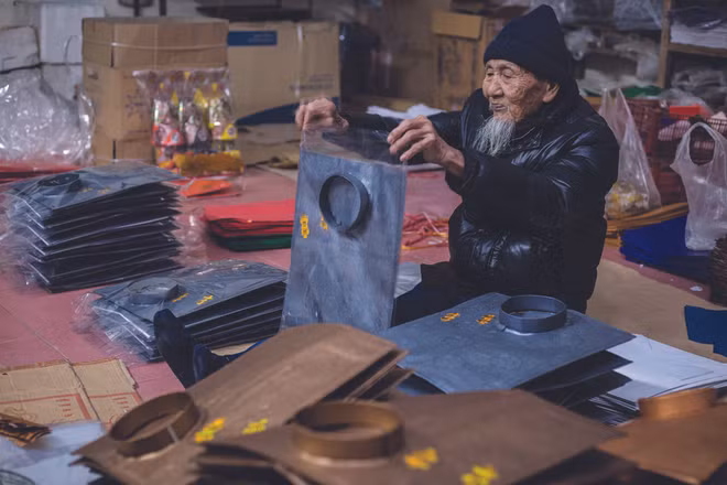 Papiers votifs vietnamiens, plus qu’un rite séculaire ảnh 3 Papiers votifs vietnamiens, plus qu’un rite séculaire ảnh 3
