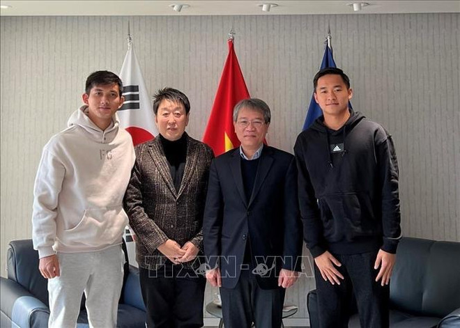 Les jeunes footballeurs vietnamiens encouragés à jouer pour les clubs sud-coréens ảnh 1 Les jeunes footballeurs vietnamiens encouragés à jouer pour les clubs sud-coréens ảnh 1