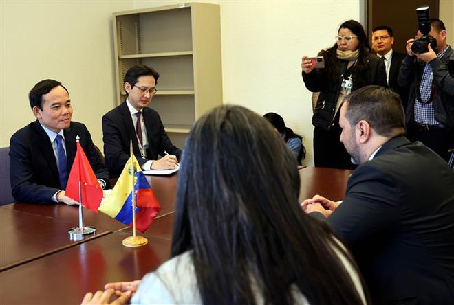 Le vice-Premier ministre Trân Luu Quang rencontre des dirigeants de pays à Genève ảnh 2 Le vice-Premier ministre Trân Luu Quang rencontre des dirigeants de pays à Genève ảnh 2