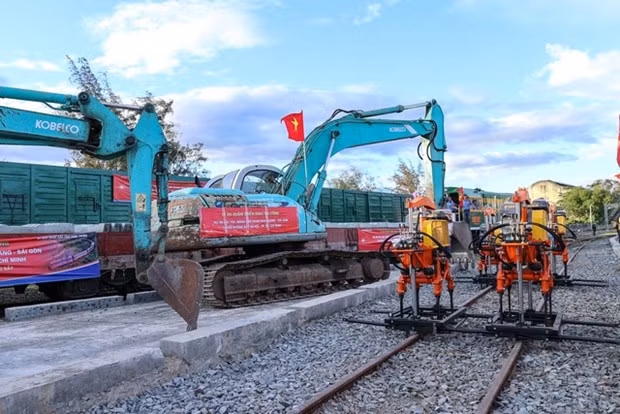Plus de 310 millions de dollars pour moderniser l'infrastructure ferroviaire ảnh 1