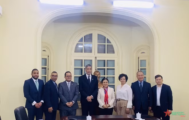 Intensification des relations avec la République dominicaine ảnh 1