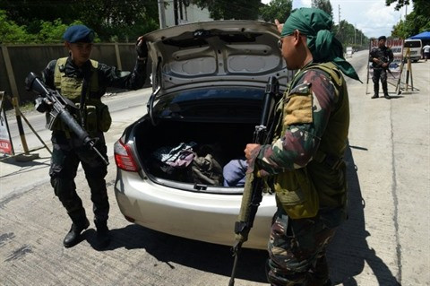 Philippines : plusieurs otages, dont un prêtre, aux mains d'islamistes ảnh 1 Philippines : plusieurs otages, dont un prêtre, aux mains d'islamistes ảnh 1