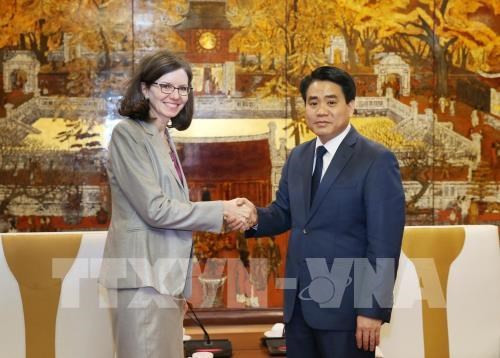 Le président de Hanoi reçoit la nouvelle ambassadrice du Canada ảnh 1 Le président de Hanoi reçoit la nouvelle ambassadrice du Canada ảnh 1