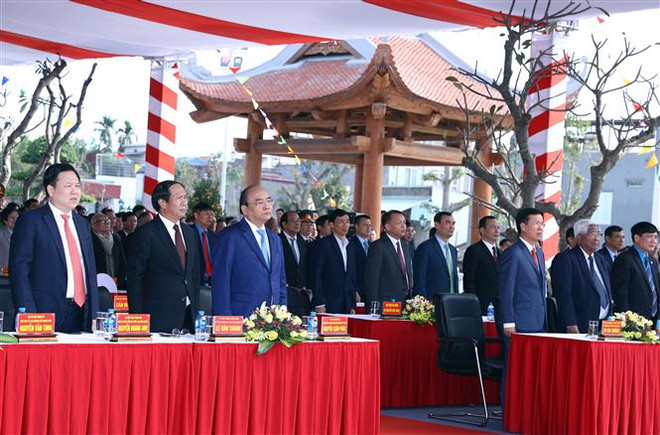 Le Premier ministre Nguyên Xuân Phuc salue les apports des ouvriers ảnh 3 Le Premier ministre Nguyên Xuân Phuc salue les apports des ouvriers ảnh 3