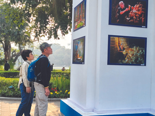 Les 80 ans du Programme sur la culture vietnamienne se fêtent en films, en photos et en livres ảnh 2 Les 80 ans du Programme sur la culture vietnamienne se fêtent en films, en photos et en livres ảnh 2
