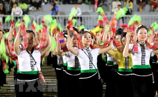 L'art xoè, une danse unique de l’ethnie Thai dans le Nord-Ouest ảnh 2