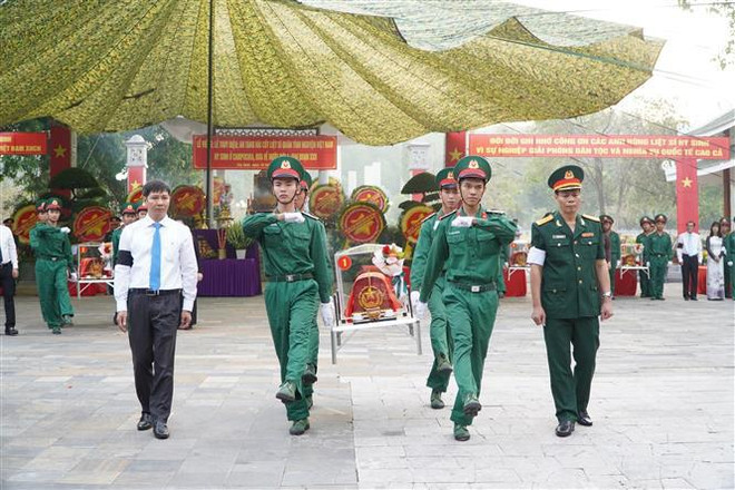 Tay Ninh : cérémonie d’inhumation des restes de 56 soldats tombés au Cambodge ảnh 1 Tay Ninh : cérémonie d’inhumation des restes de 56 soldats tombés au Cambodge ảnh 1