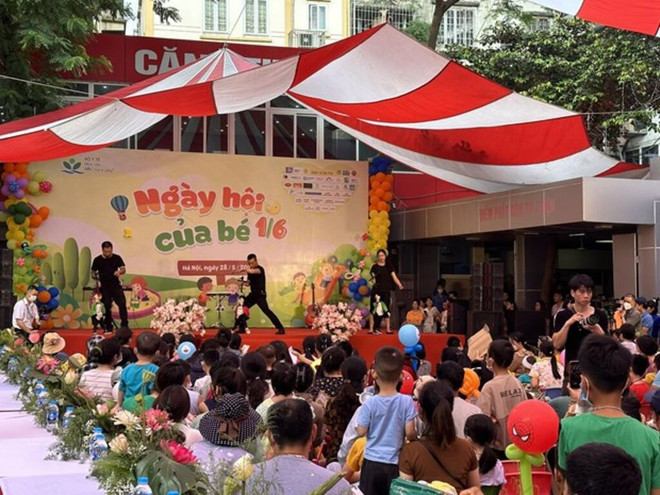 Une journée de fête pour les enfants de l’Hôpital pédiatrique de Hanoï ảnh 3 Une journée de fête pour les enfants de l’Hôpital pédiatrique de Hanoï ảnh 3