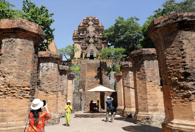 Les tours Ponagar, un trésor architectural des Cham ảnh 2