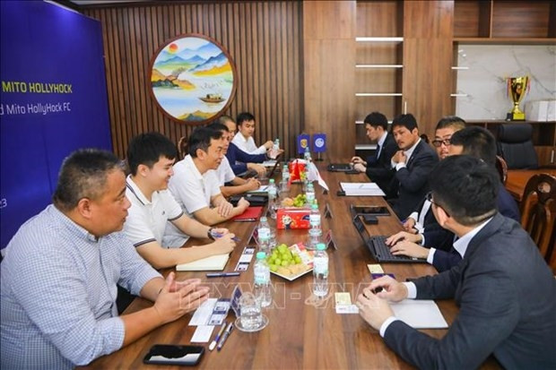 Des clubs de football vietnamiens et japonais coopèrent dans la formation de jeunes joueurs ảnh 1 Des clubs de football vietnamiens et japonais coopèrent dans la formation de jeunes joueurs ảnh 1