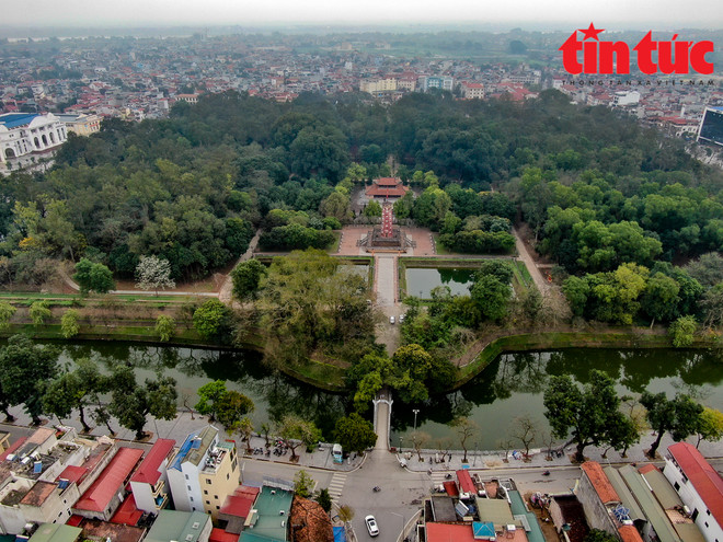 La zone piétonne de la citadelle de Son Tây, destination attractive en banlieue de Hanoï ảnh 2