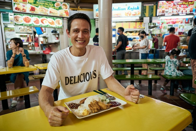 La star culinaire de YouTube, Mark Wiens, révèle cinq plats incontournables à Hanoï ảnh 1 La star culinaire de YouTube, Mark Wiens, révèle cinq plats incontournables à Hanoï ảnh 1