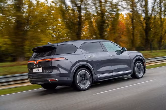 VinFast livre le premier lot de voitures VF 9 ảnh 2