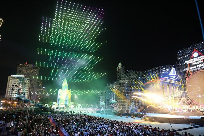 Festival de la mer de Nha Trang: plus de 6.000 femmes participent au défilé de l’ao dài ảnh 2 Festival de la mer de Nha Trang: plus de 6.000 femmes participent au défilé de l’ao dài ảnh 2